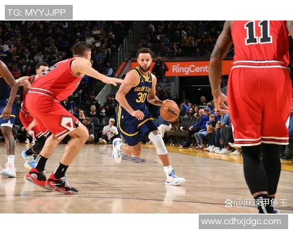 6犯离场!小贾伦14中7得到18分8篮板6盖帽 6犯离场!小贾伦14中7得到18分8篮板6盖帽