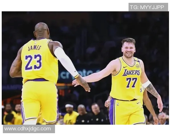 Windhorst:东契奇和里夫斯带的无詹湖人更强 数据能够说明这一点